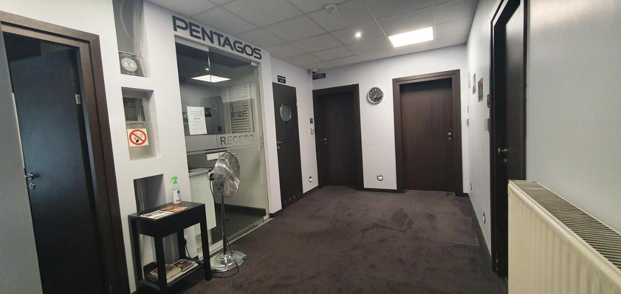 Pentagos Apartment Poznan Bagian luar foto
