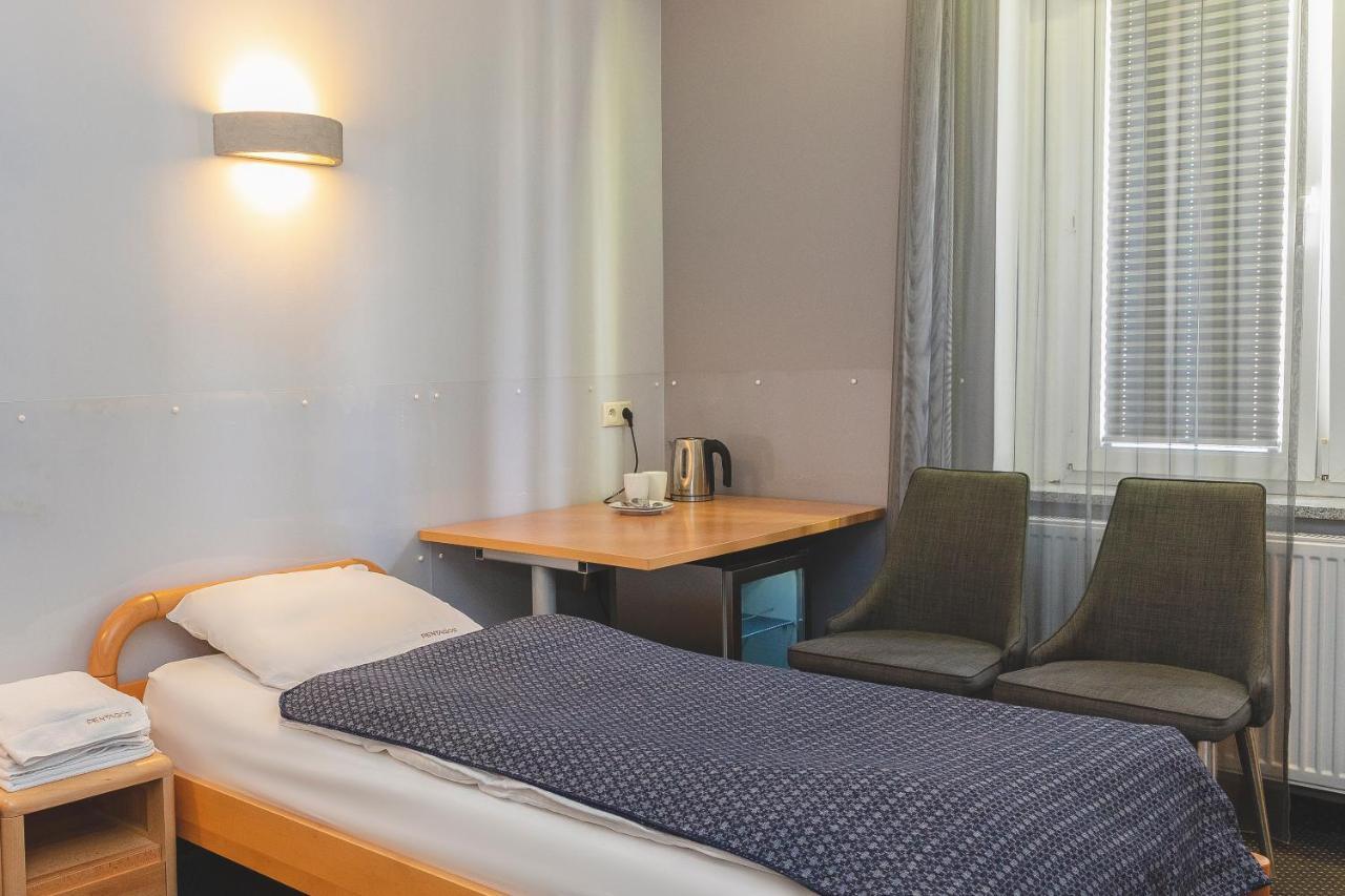 Pentagos Apartment Poznan Bagian luar foto